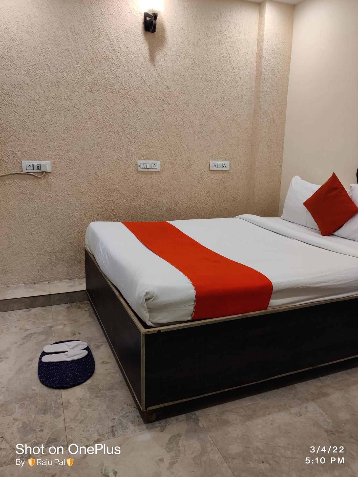 Raj Residency Hotel New Delhi