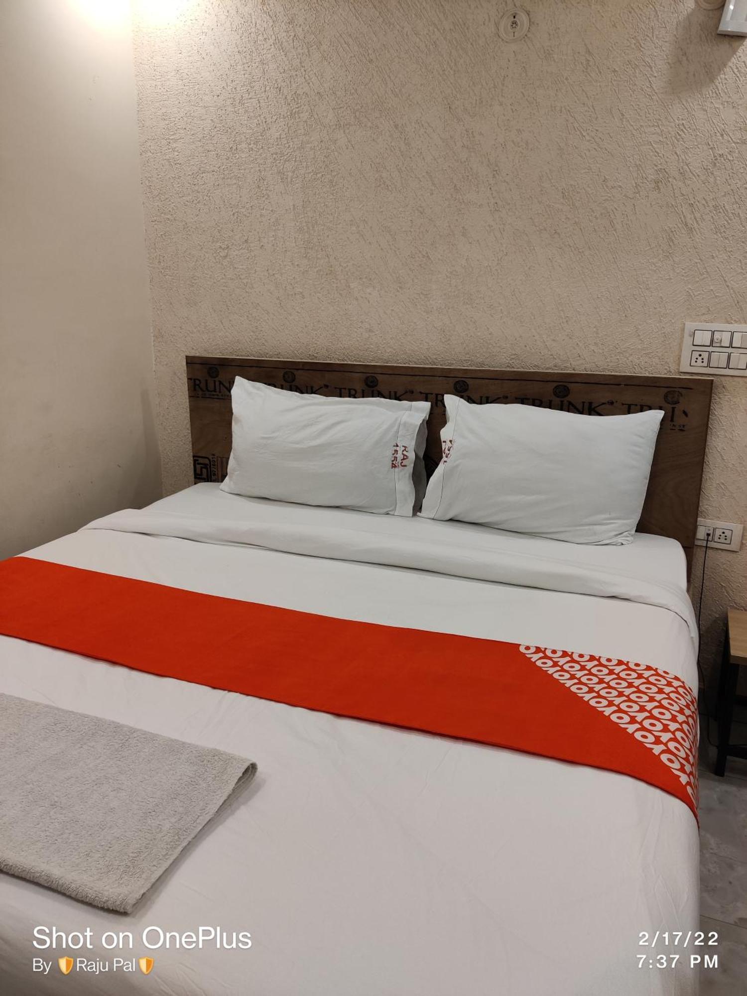 Raj Residency Hotel *