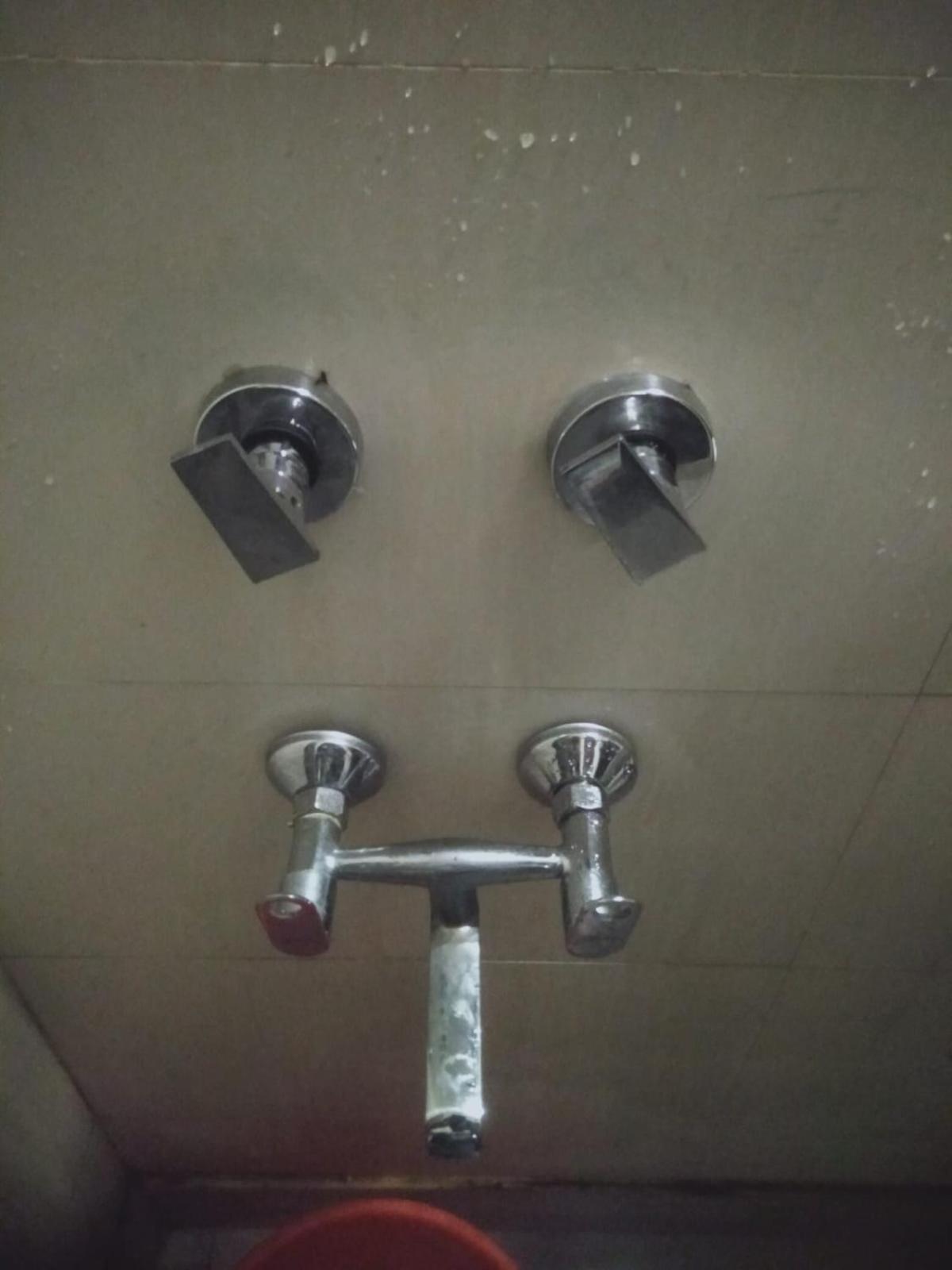 Raj Residency Hotel *