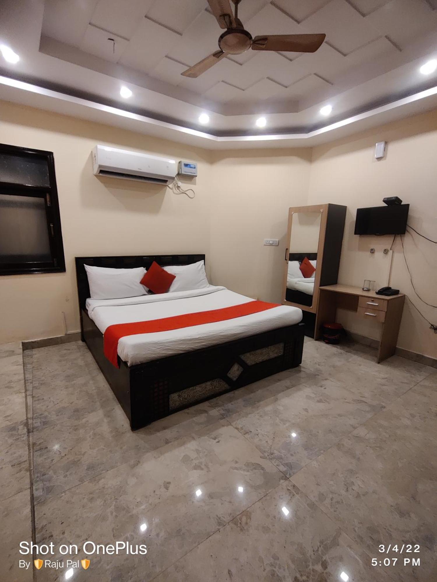 Hotel Raj Residency *