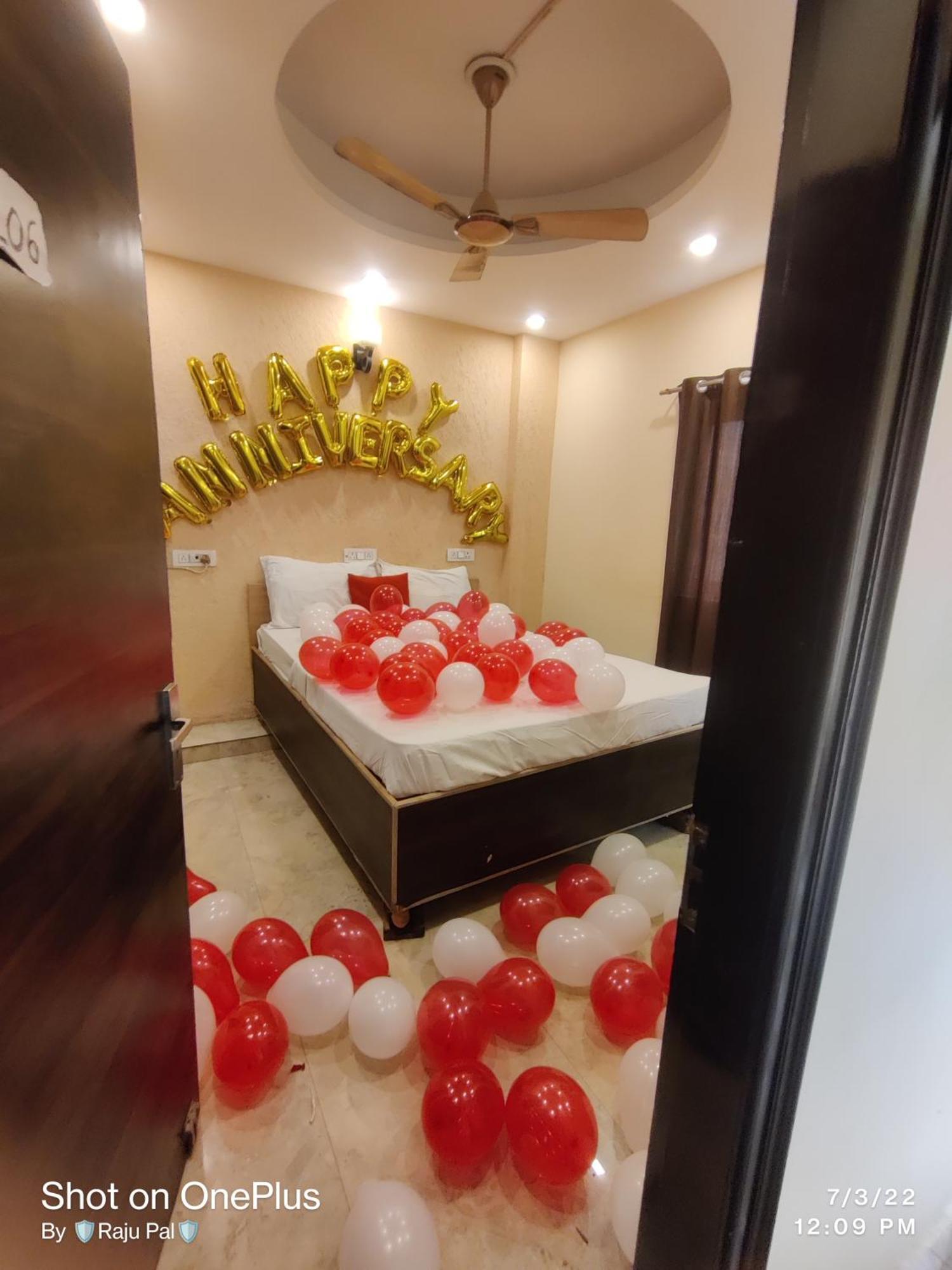 Raj Residency Hotel *
